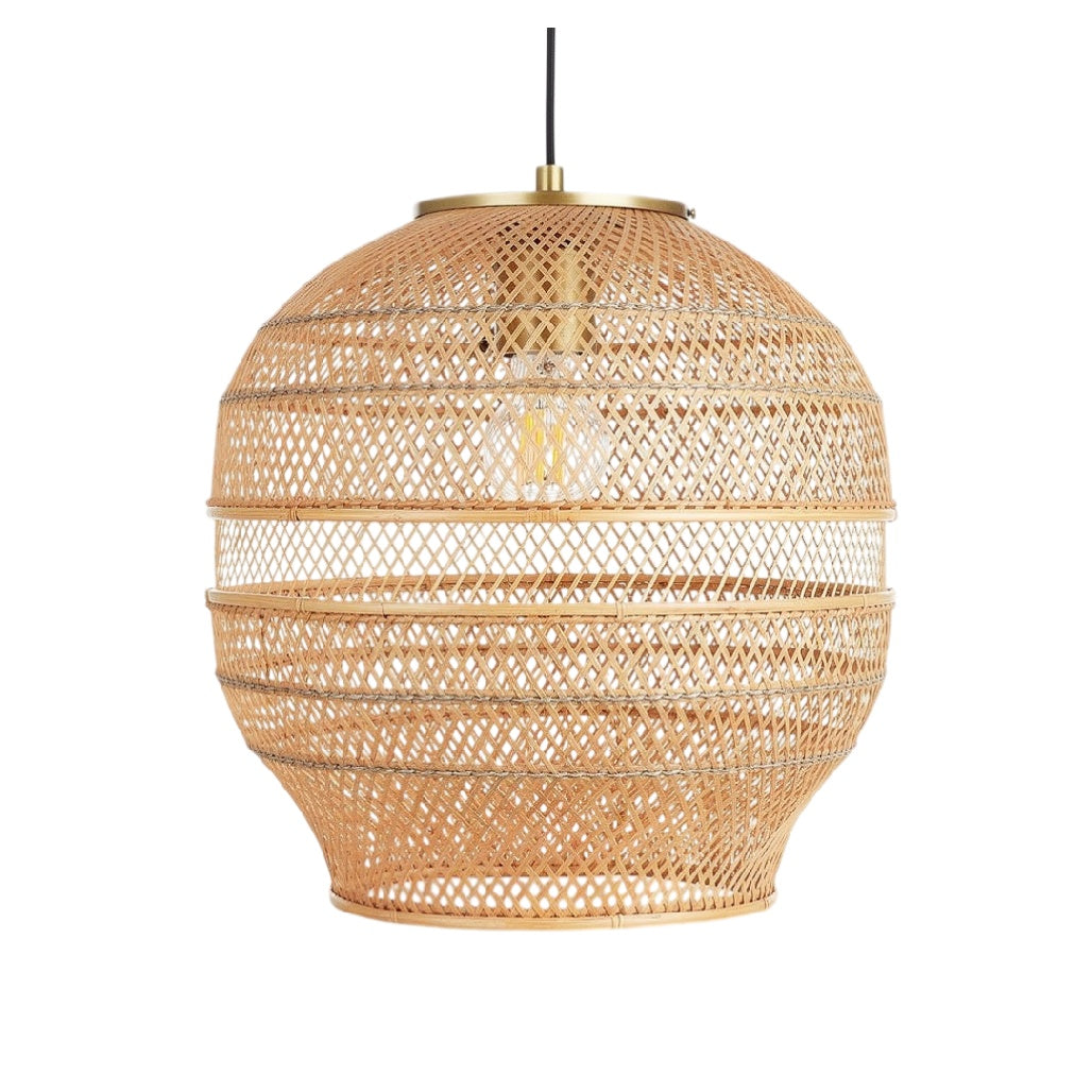 **Natuurlijke Rieten Hanglamp met Gouden Accenten**